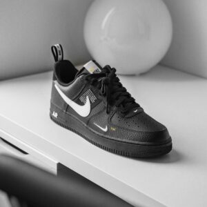 black classic sneaker