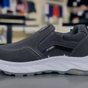 men athletic sneaker